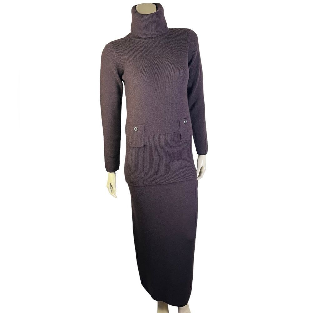 Fabulous Sweater/Skirt Outfit from Andrea Jovine in Like New Condition Size P/M